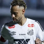 Neymar cita Romário após encerrar jejum de gols: 'Tem que ter calma de médico em cirurgia'
