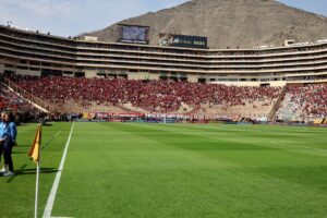 Ônibus atrasa e final da Liberadores começará às 18h30 (de Brasília)