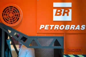Petrobras aumenta o preço do querosene de aviação em 1,4% neste sábado, 1º de novembro