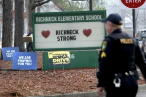 Professora baleada por aluno de 6 anos diz que achou que já tinha morrido