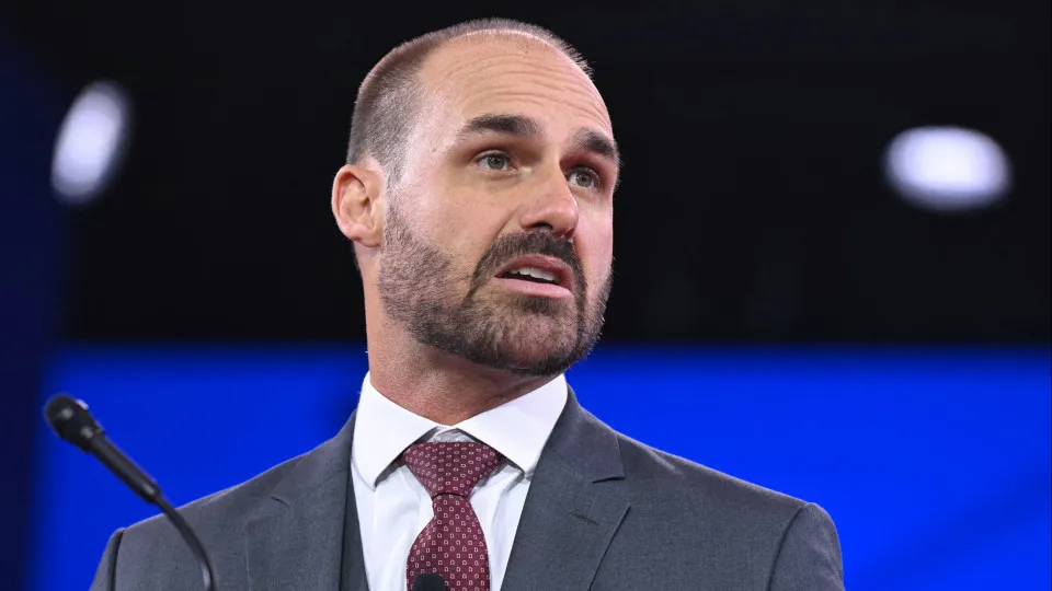 STF tem maioria para tornar Eduardo Bolsonaro réu sob acusação de coação ao atuar nos EUA