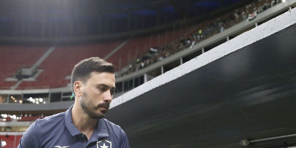 Botafogo anuncia saída do técnico italiano Davide Ancelotti