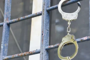 Com ajuda de hacker preso, 4 detentos fogem de presídio de BH com alvarás falsos