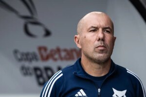 Cruzeiro anuncia saída de Leonardo Jardim após revés na Copa do Brasil