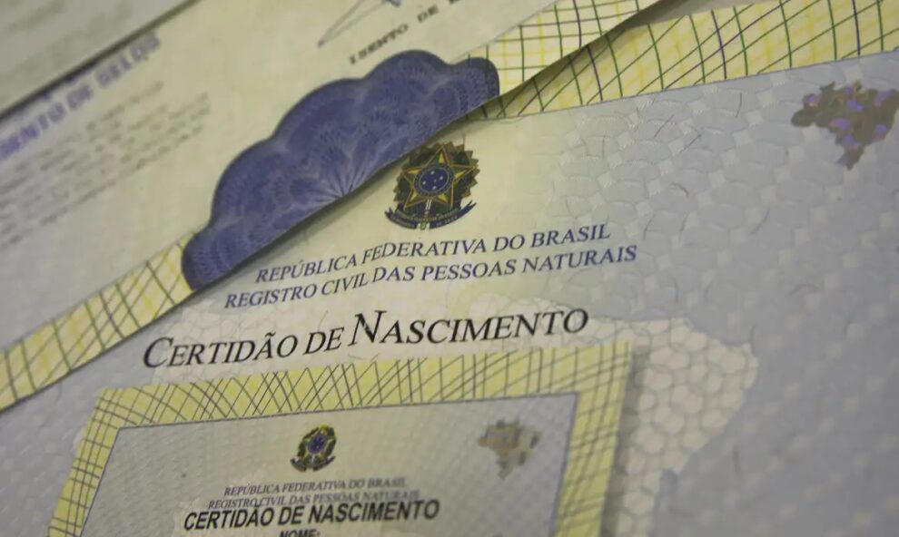 Número de nascimentos no Brasil cai 5,8% em 2024; sexto recuo consecutivo