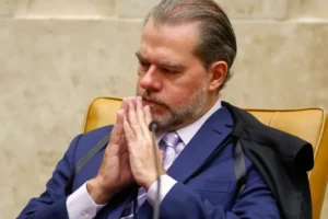 Toffoli libera retomada do caso Master, mas determina que materiais apreendidos fiquem em seu gabinete