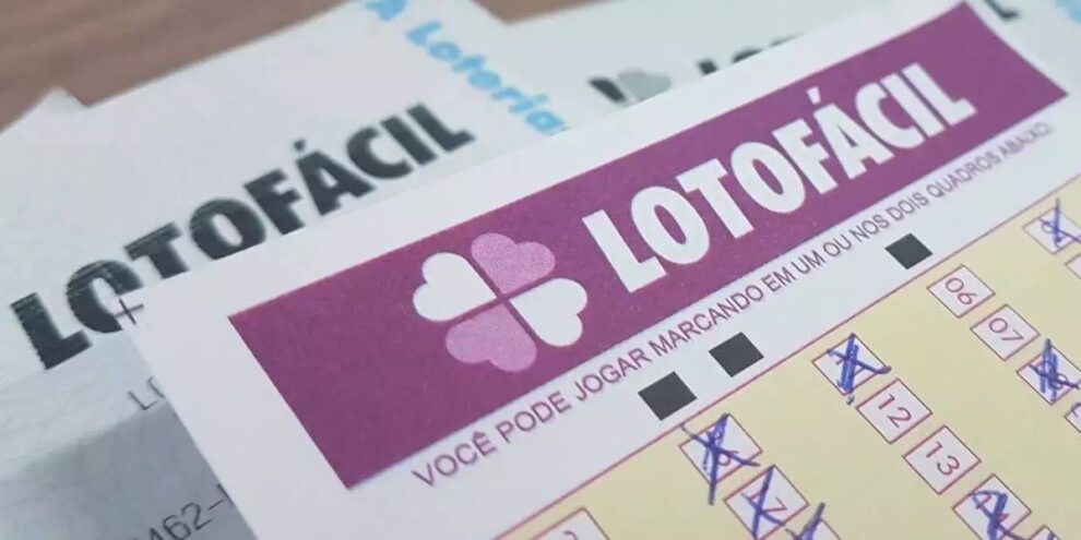 duas apostas acertam as 15 dezenas e dividem prêmio de R$ 927 mil cada