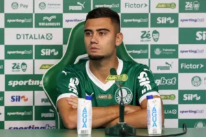 Andreas tem problema na clavícula e desfalca o Palmeiras por cerca de 1 mês