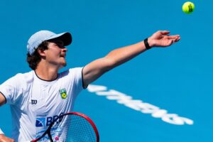 Dores lombares tiram João Fonseca de mais um torneio na Austrália