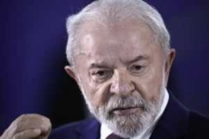 Lula diz que bombardeios dos EUA a Venezuela 'ultrapassam uma linha inaceitável'