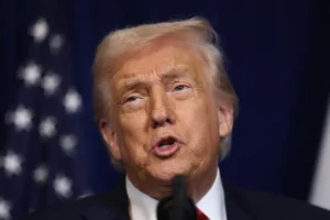 Trump diz que avalia opções para adquirir a Groenlândia: "É prioridade"