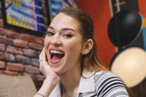 Ana Clara Lima se divide entre Sapucaí, Salvador e compromissos com o BBB 26