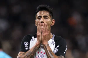 Após novela, Corinthians anuncia renovação com o lateral Angileri
