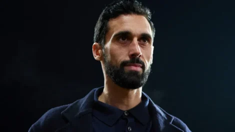 Arbeloa diz que Vini está bem e vê chance histórica para combater racismo