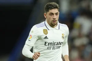 Benfica apresenta queixa na Uefa contra meia do Real Madrid por agressão