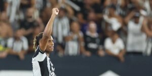 Botafogo supera Nacional e segue vivo na Pré-Libertadores