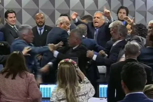 CPI do INSS aprova quebra de sigilo bancário de Lulinha e meio a bate-boca