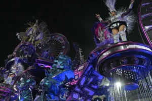 Campeã em 2025, Rosas de Ouro é rebaixada no Carnaval de SP