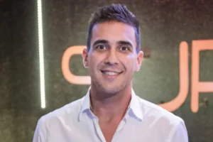 'Chance de eu ser bi é bimundial', diz André Marques sobre bissexualidade