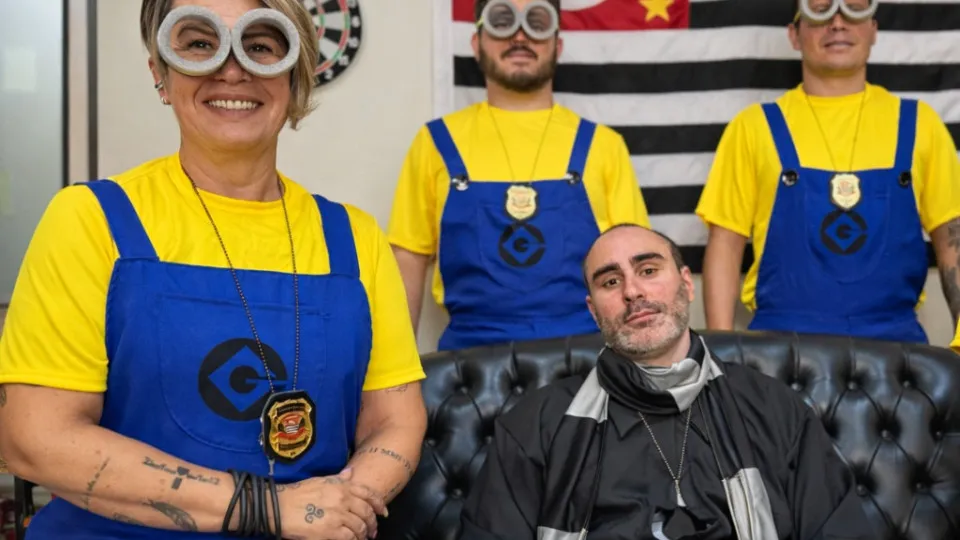 Com fantasias de Minions, policiais prendem quatro no Carnaval de SP