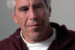 Epstein discutiu compra de agência de modelos do Brasil para 'ter acesso a garotas'