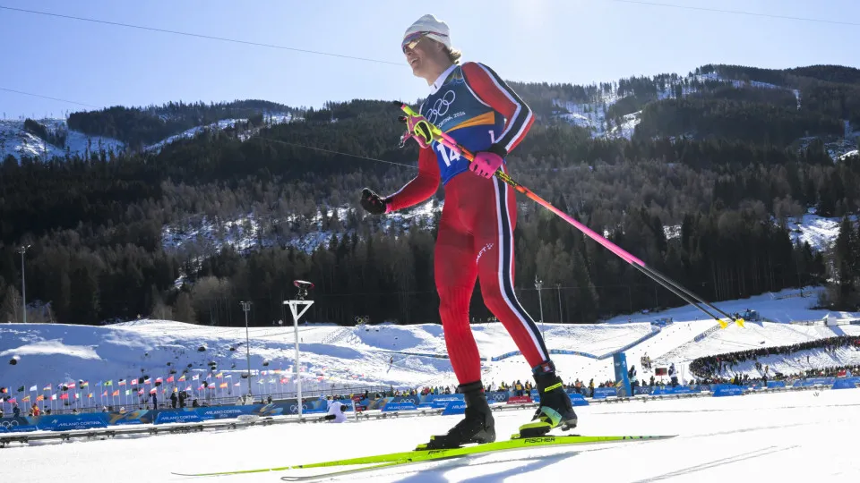 Esquiador norueguês conquista 9º ouro e se isola como maior vencedor dos Jogos de Inverno