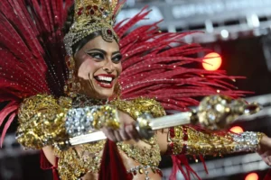 Famosos comemoram vitória da Unidos do Viradouro no Carnaval do Rio