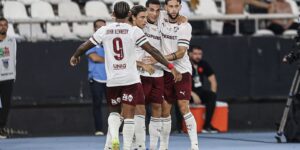 Flu derrota Vasco e sai em vantagem por vaga na final do Carioca