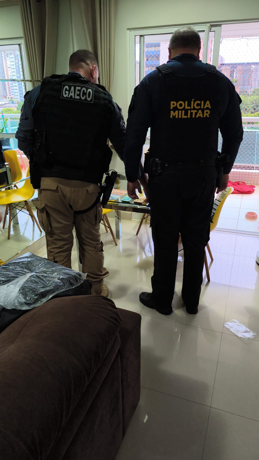 Gaeco divulga imagens de operação que resultou na prisão de três policiais militares em Maringá; veja