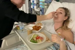 Imagens mostram recuperação de Lindsey Vonn após queda nas Olimpíadas