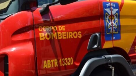 Incêndio em residência mobiliza Corpo de Bombeiros na Vila Morangueira, em Maringá