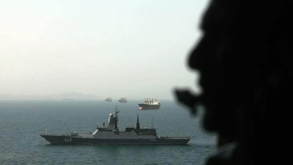 Irã ameaça atingir bases dos EUA e eleva tensão no Oriente Médio