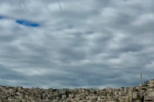 Irã revida e lança mísseis contra Israel após ataque dos Estados Unidos