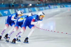 Itália vence recordistas mundiais e leva ouro em patinação de velocidade