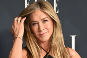 Jennifer Aniston celebra 57 anos com homenagens de amigas; veja