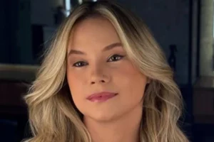 Jornalista Flávia Bacelar morre aos 31 anos, após câncer agressivo