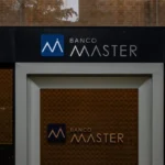 Justiça determina bloqueio de ações do BRB em posse de envolvidos no caso Master