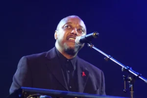 Labi Siffre, cantor do soul, soft rock e R&B, anuncia seu primeiro álbum em 28 anos