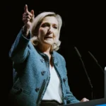 Le Pen diz que não fará campanha à Presidência da França se tiver de usar tornozeleira eletrônica