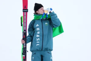 Lucas Pinheiro chegou ao Brasil após briga com Noruega por patrocínios