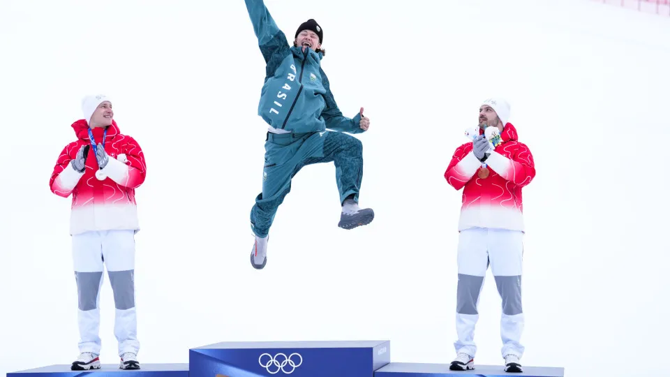 Lucas Pinheiro exalta 'superpoder' após ouro inédito nos Jogos de Inverno