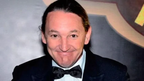 Marquito, humorista do Programa do Ratinho, sofre acidente e está em coma