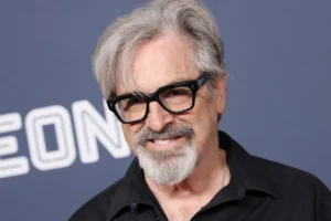 Morre Robert Carradine, ator de 'Lizzie McGuire' e 'A Vingança dos Nerds'