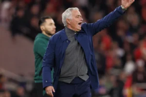 Mourinho é detonado na Inglaterra após críticas a Vini Jr: “Ridículo”