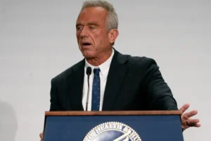 "Não tenho medo de germes. Eu cheirava cocaína em tampas de sanitários"