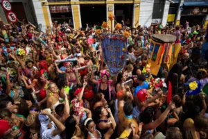 Rio espera receber 6,8 milhões de foliões apenas em blocos de rua