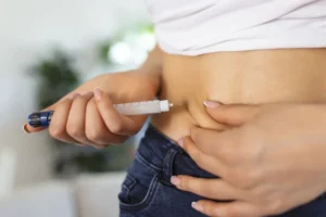 Saiba quais são os riscos da retatrutida, caneta emagrecedora ainda em fase de estudos