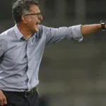 Técnico do Remo 'demite' jogador durante coletiva