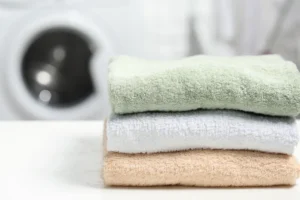 Toalhas de banho ásperas? Veja como recuperar a maciez em casa