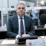 Vereador contrário ao aumento de cargos nomeia quinto assessor na Câmara de Maringá